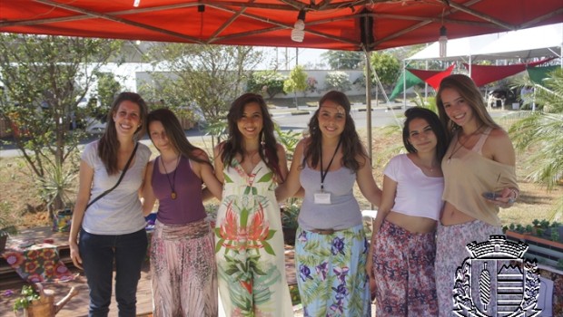 Departamento de Meio Ambiente doa mudas para a 6º Feira Cultural da ETEC