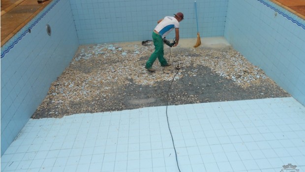 Piscina do Centro de Convivência do Idoso foi nivelada para conforto dos usuários