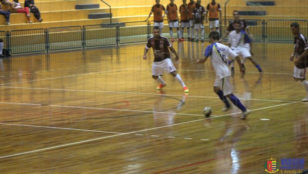 Rodada de muitos gols no futsal no C.E.E. “JOSÉ CORTEZ”