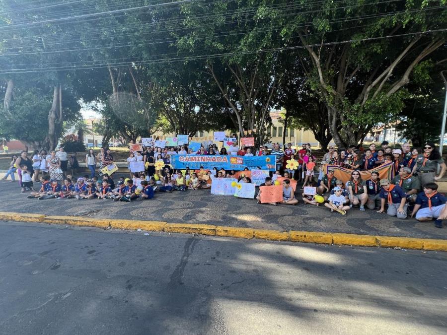 CONSELHO TUTELAR REALIZOU CAMINHADA EM COMBATE AO ABUSO E EXPLORAÇÃO SEXUAL DE CRIANÇAS E ADOLESCENTES NO DIA 18 DE MAIO