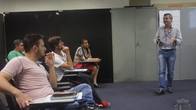 Prefeitura e Sebrae promovem palestra sobre gerenciamento financeiro