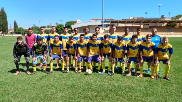 SÁBADO TEVE AMISTOSO DE FUTEBOL NO CAMPO DA VARGEANA
