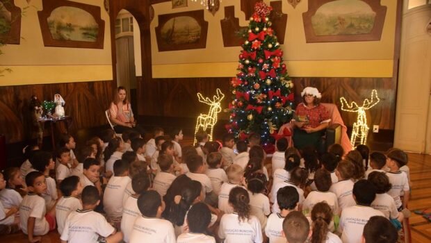 DEPARTAMENTO DE EDUCAÇÃO REALIZA CONTOS DE NATAL