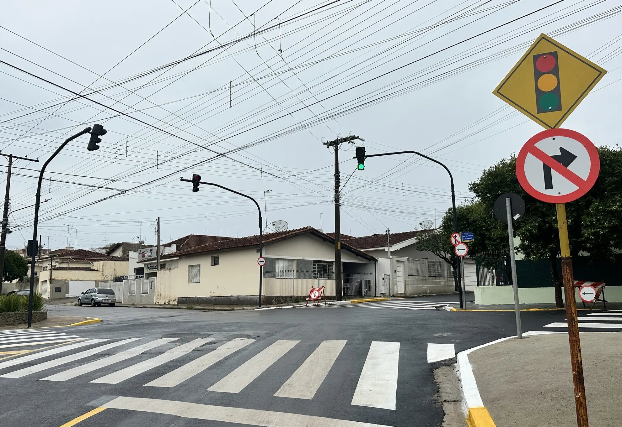 NOVO SEMÁFORO E RUAS COM SENTIDO ÚNICO 