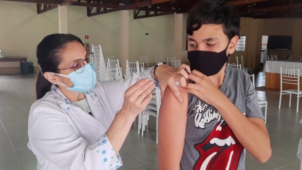 REPESCAGEM DA VACINA CONTRA COVID-19 PARA JOVENS DE 12 A 17 ANOS