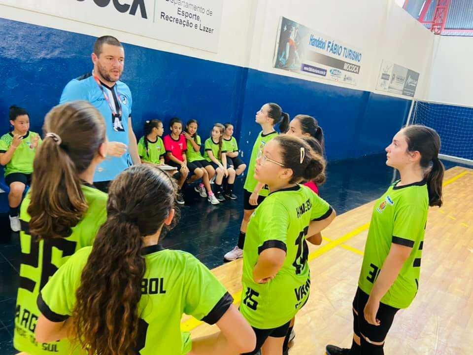EQUIPE DE HANDEBOL DISPUTA COPA MOCOCA DE CATEGORIAS DE BASE