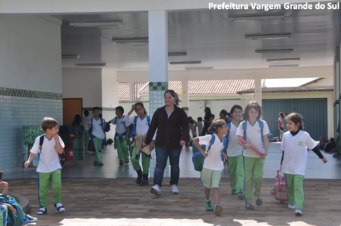 Alunos das escolas municipais voltam às aulas dia 18