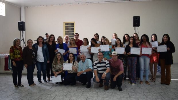 MAIS DE 100 PESSOAS TERMINAM OFICINAS DO PAIF E FUNDO SOCIAL
