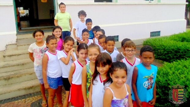 Alunos da escola Carril participam de palestra na Casa da Cultura