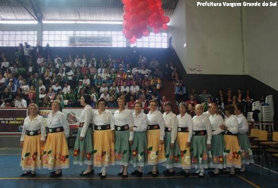 Grupo Idade Feliz disputou os Jogos Regionais do Idoso em São João