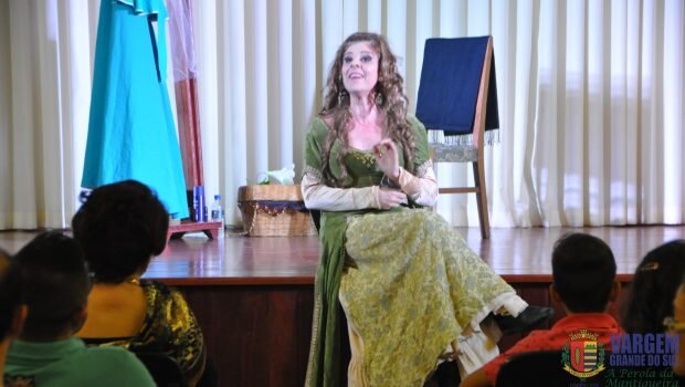 “VESTIDA DE SHAKESPEARE” É ATRAÇÃO NA CASA DA CULTURA