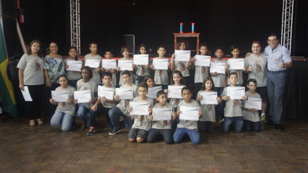 Formatura do PROERD reuniu 380 alunos de escolas de Vargem