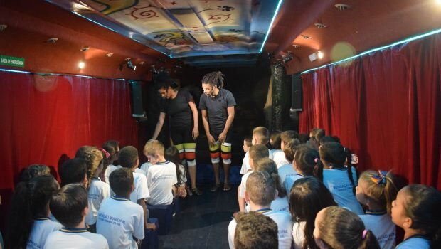 Projeto “BuZum!” apresentou peça de teatro em Vargem Grande do Sul