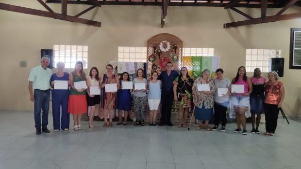 FORTALECENDO A FAMÍLIA ENCERRA OFICINAS COM CENTENAS DE PARTICIPANTES