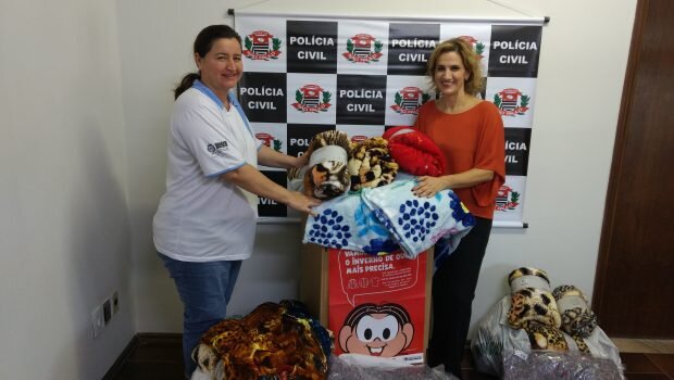 DELEGACIA DE POLÍCIA FAZ DOAÇÕES PARA CAMPANHA DO AGASALHO