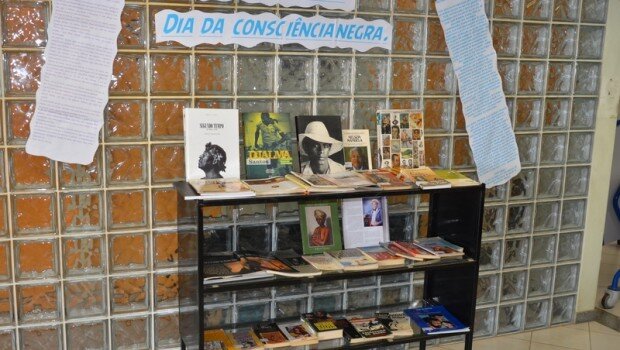 Exposição na biblioteca lembra o Dia da Consciência Negra