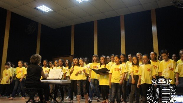 Coral do Projeto Guri se destaca em noite de música e encantamento