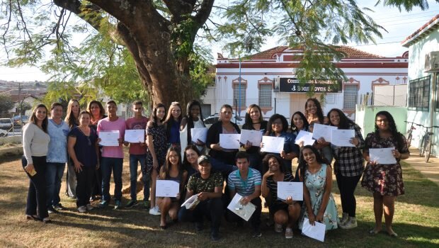 AÇÃO SOCIAL ENCERA CURSO DE EDUCAÇÃO PARA O TRABALHO COM JOVENS