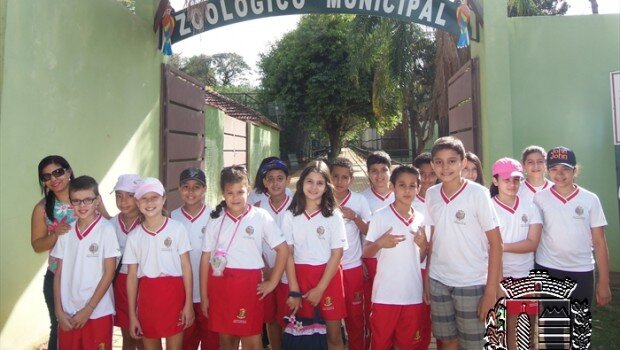 Alunos da escola Henrique de Brito Novaes visitam Zoológico, Bosque e ETA