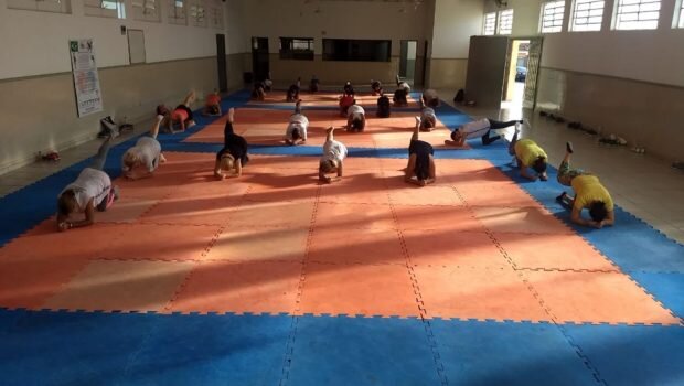 AULAS GRATUITAS DE GINÁSTICA FUNCIONAL E ALONGAMENTO