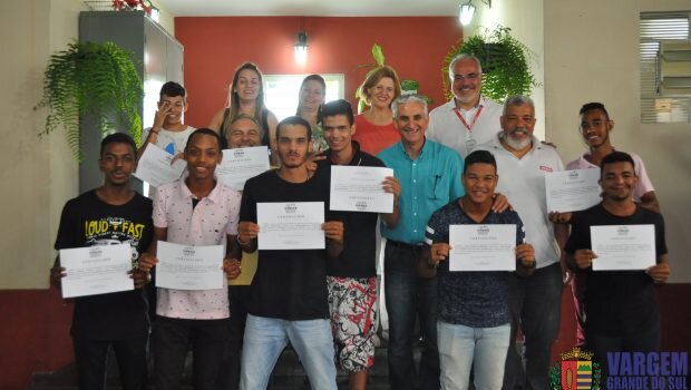 CREAS ENCERRA CURSO DE PREPARADOR DE SUPERFÍCIE PARA PINTURA AUTOMOTIVA