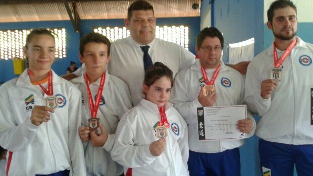 Equipe de judô conquista 5 medalhas em Brotas