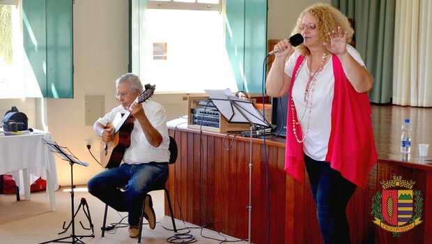 Silvia Ferrante promoveu palestra em homenagem ao Dia da Mulher