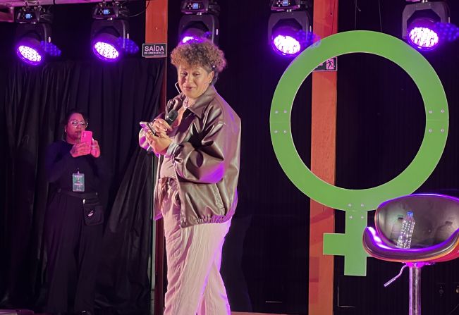 ESCOLA DE MÚSICA RECEBEU STANDUP GRATUITO