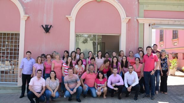 PAÇO MUNICIPAL ADERE A CAMPANHA “OUTUBRO ROSA”