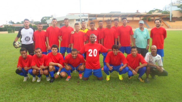 Vargeana e Palmeirinha lideram o Campeonato Municipal na categoria Adulto