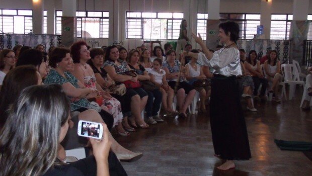 Professores participam de evento cultural com Tininha Calazans