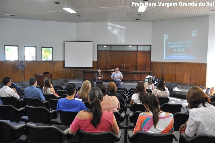 “Bullying” e drogas foram temas de palestra na ACI