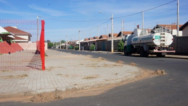 DSUR inicia manutenção em praças e áreas verdes da cidade